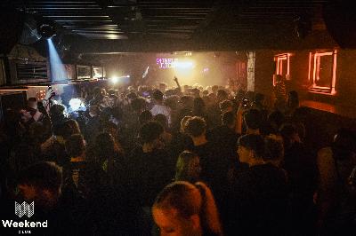 Party Bild aus dem Weekend Club Berlin vom 20.09.2024